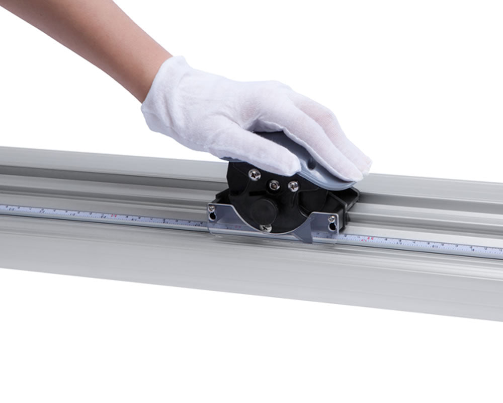 Can work on the table,Suitable for cutting posters less than 1.3m